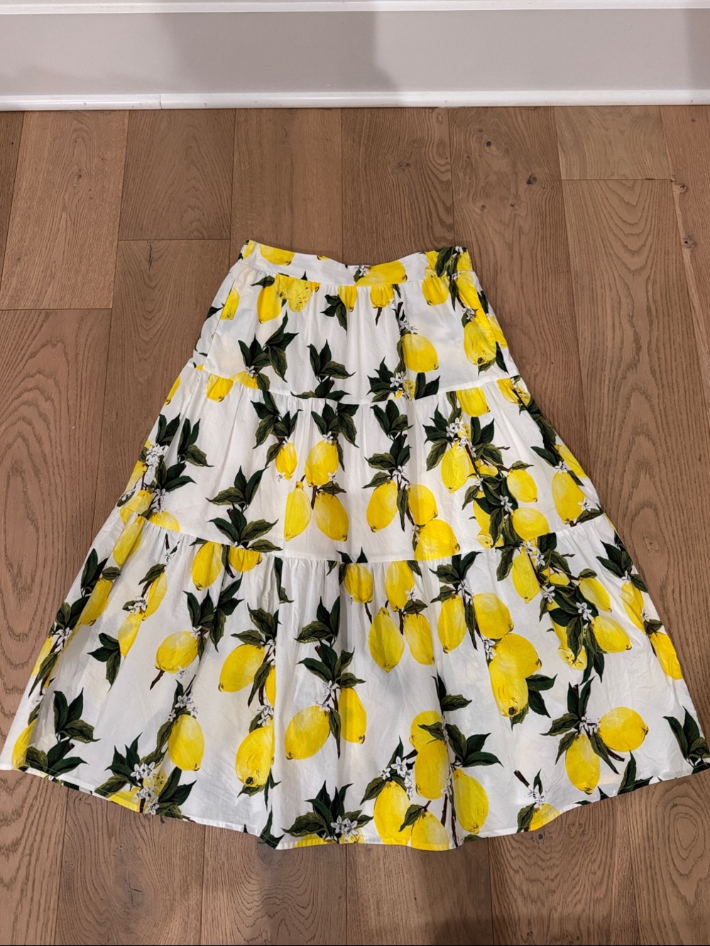 Tiered Pleated A-Line Lemon Print Midi Skirt - White & Yellow